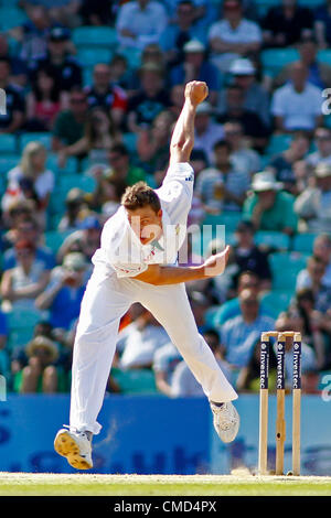 22.07.2012 London, England. Südafrikas Morne Morkel bowling während der Investec Cricket Test Länderspiel zwischen England und Südafrika, spielte auf dem Kia Oval Cricket Ground: obligatorische Kredit: Mitchell Gunn Stockfoto