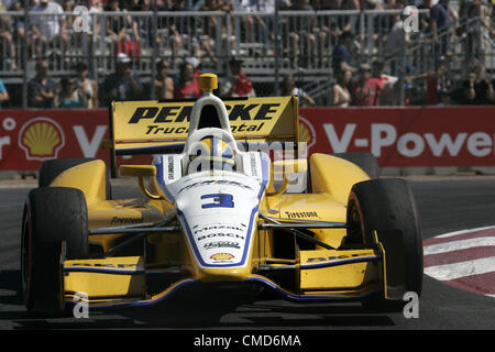 22. Juli 2012 - Team Edmonton, Alberta, Kanada - IZOD Indycar Serie Edmonton Indy, Edmonton, AB, Kanada, 20.-22. Juli 2012 HELIO CASTRONEVES, Penske. (Kredit-Bild: © Ron Bijlsma/ZUMAPRESS.com) Stockfoto