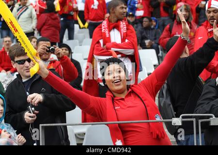 CAPE TOWN, SOUTH AFRICA - Juli 21, Fans, während das MTN Invitational Fußball Match zwischen Ajax Cape Town und Manchester United aus Kapstadt-Stadion am 21. Juli 2012 in Kapstadt, Südafrika-Foto von Luke Walker / Gallo Images Stockfoto