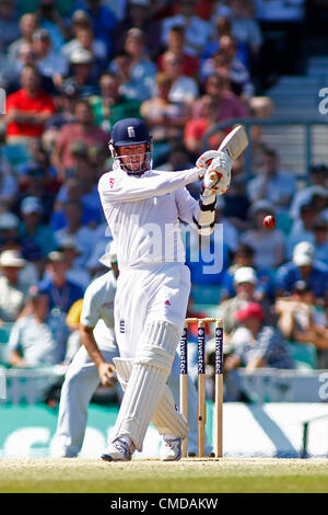 23.07.2012-London, England. Englands Graeme Swann während der Investec Cricket Test Länderspiel zwischen England und Südafrika, spielte auf dem Kia Oval Cricket Ground. Stockfoto