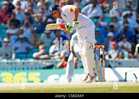 23.07.2012-London, England. Englands Tim Bresnan während der Investec Cricket Test Länderspiel zwischen England und Südafrika, spielte auf dem Kia Oval Cricket Ground. Stockfoto