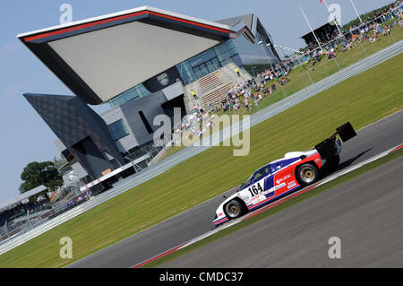22. Juli 2012, Silverstone im Vereinigten Königreich.  Adrian Watt Argo JM19C während der Gruppe C Rennen in Silverstone Classic 2012 Stockfoto