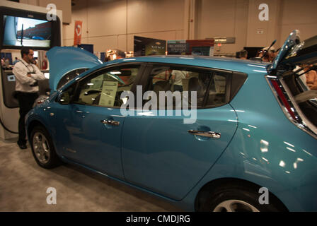 24. Juli 2012 San Antonio, Texas, USA - Nissan Leaf Elektroauto auf elektrische Auto Expo 2012 Plug-in. Stockfoto