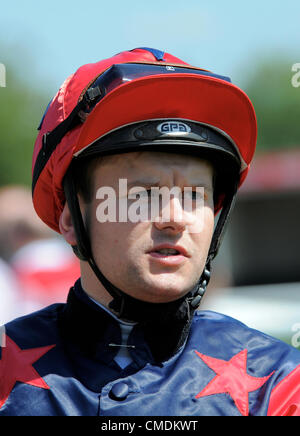 LIAM JONES JOCKEY SOUTHWELL RACECOURSE SOUTHWELL ENGLAND 23. Juli 2012 Stockfoto