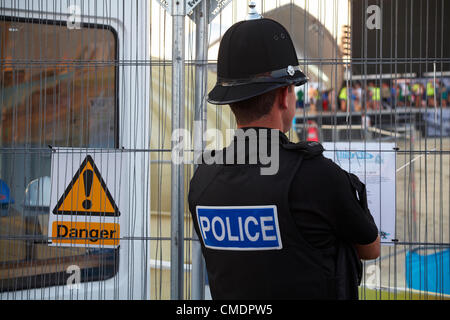 Weymouth, Großbritannien Mittwoch, 25. Juli 2012. Letzte Vorbereitungen für die Olympischen Spiele in Weymouth, Großbritannien. Polizisten auf Streife Stockfoto