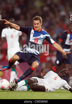 AARON RAMSEY & PAPA GUEYE Großbritannien V SENEGAL OLD TRAFFORD MANCHESTER ENGLAND 26. Juli 2012 Stockfoto