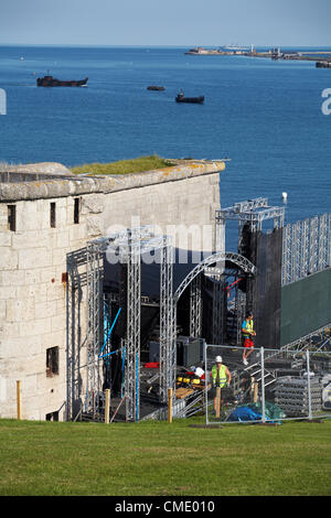 Weymouth, Großbritannien Mittwoch, 25. Juli 2012. Letzte Vorbereitungen für die Olympischen Spiele in Weymouth, Großbritannien. Armed Forces patrouillieren das Meer rund um Weymouth und Portland Segeln Akademie beim Arbeitnehmer weiter einrichten bei The Nothe Stockfoto