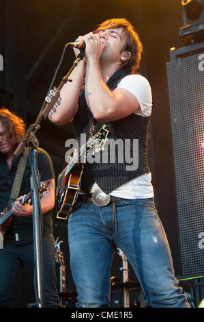 WHEATLAND, CA - 26 Juli: Neil Perry von The Band Perry führt im Rahmen von Brad Paisley virtuelle Wirklichkeit Tour 2012 im Sleep Train Amphitheater am 26. Juli 2012 in Wheatland, Kalifornien. (Foto von Randy Miramontez) Stockfoto