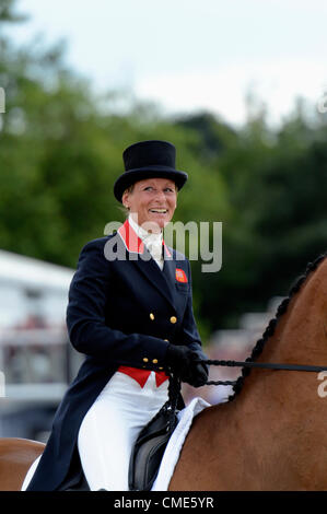 London, UK. 28. Juli 2012. Greenwich Park. Olympischen Spiele Reitsport Vielseitigkeitsreiten Mary King GBR, derzeit 3. Platz nach kaiserlichen Cavalier nach Tag 1 Dressur... Bildnachweis: Steve Arkley / Alamy Live News Stockfoto