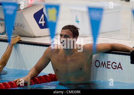 Ryan Lochte (USA) gewinnt die Goldmedaille im Herren 400 Meter lagen besiegte Micheal Phelps (USA) an die Olympischen Sommerspiele 2012, London, England. Stockfoto