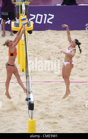 HOLLAND V Spanien WOMENS BEACH VOLLEYBALL HORSE GUARDS PARADE LONDON ENGLAND 29. Juli 2012 Stockfoto