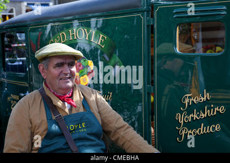 Greengrocers van auf dem Marktplatz Leyburn   eines der größten Ereignisse in Leyburn Kalender 1940s Kriegszeit Re-enactment Weekend, ein Sommerereignis am 28th. Und 29th 2012. Juli, Wensleydale, North Yorkshire Dales, Richmondshire, UK Stockfoto