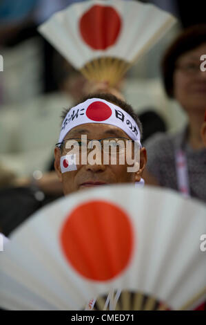 29. Juli 2012 - London, England, Vereinigtes Königreich - japanischen Fans mit japanischen Fans bei den Swimming-Finals im Aquatics Center. (Kredit-Bild: © Paul Kitagaki Jr./ZUMAPRESS.com) Stockfoto