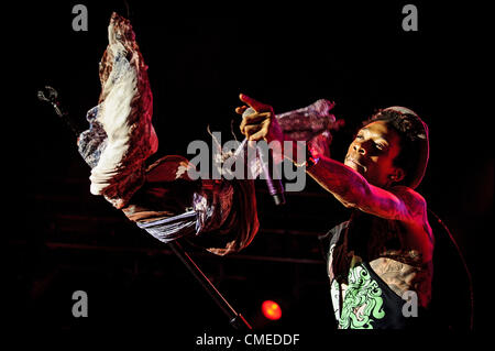 29. Juli 2012 - Toronto, Ontario, Canada - US-amerikanischer Rapper WIZ KHALIFA auf der Bühne im Canadian Molson Amphitheatre. (Kredit-Bild: © Igor Vidyashev/ZUMAPRESS.com) Stockfoto