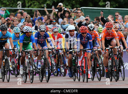 29.07.2012. London, England. Das Pack der Fahrer während der Straßenrennen bei London 2012 Olympischen Spielen in London, England Stockfoto