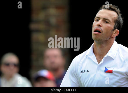 Radek Stepanek der Tschechischen Republik während des Spiels gegen Nikolay Davydenko Russlands bei den All England Lawn Tennis Club in Wimbledon in London, Großbritannien bei den Olympischen Spielen 2012 in London, Sonntag, 29. Juli 2012. (Foto/Michal Kamaryt CTK) Stockfoto