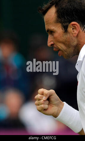 Radek Stepanek der Tschechischen Republik während des Spiels gegen Nikolay Davydenko Russlands bei den All England Lawn Tennis Club in Wimbledon in London, Großbritannien bei den Olympischen Spielen 2012 in London, Sonntag, 29. Juli 2012. (Foto/Michal Kamaryt CTK) Stockfoto