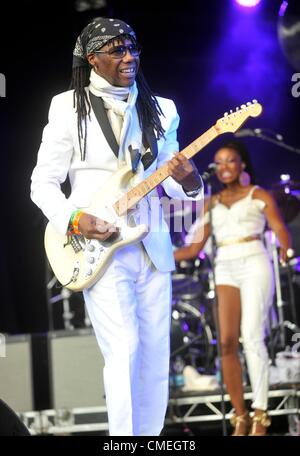 28. Juli 2012. Chic im Camp Bestival Lulworth Castle Dorset. Stockfoto