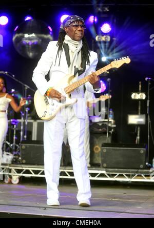 28. Juli 2012. Chic im Camp Bestival Lulworth Castle Dorset. Stockfoto