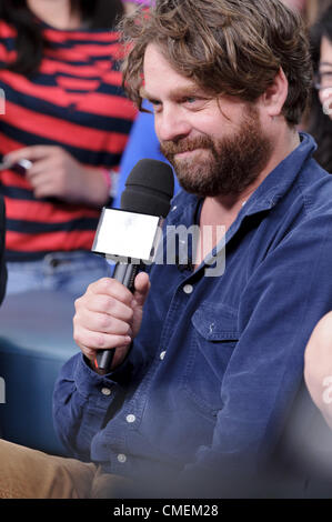 30. Juli 2012 - Toronto, Ontario, Kanada - Schauspieler ZACH GALIFIANAKIS gefördert neuen Film '' The Campain'' im New.Music.Live Studio in Toronto (Credit-Bild: © Igor Vidyashev/ZUMAPRESS.com) Stockfoto