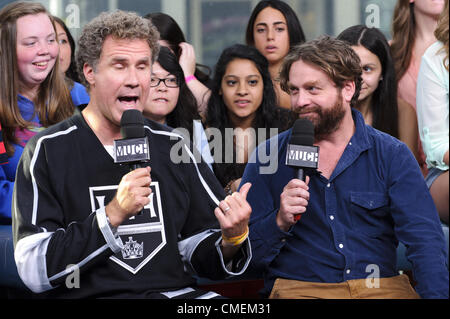 30. Juli 2012 - Toronto, Ontario, Kanada - Akteure wird FERRELL und ZACH GALIFIANAKIS förderte ihren neuen Film '' The Campain'' im New.Music.Live Studio in Toronto (Credit-Bild: © Igor Vidyashev/ZUMAPRESS.com) Stockfoto