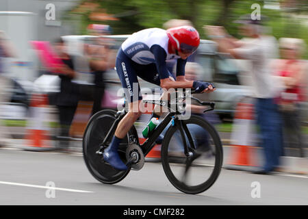 1. August 2012. Fotos zeigen Radfahrer Cobham Surrey bei London 2012 Olympics Cycling Herren Zeitfahren auf der Durchreise. Radrennfahrer Chris Froome (Bronze). Stockfoto