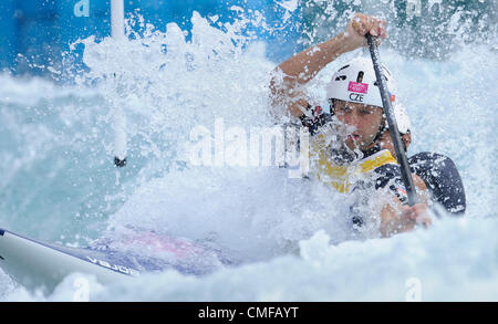 Jaroslav Volf, Vorder- und Ondrej Stepanek der Tschechischen Republik in den Vorläufen der c-2 Herren Doppel Halbfinale Kanuslalom im Lee Valley Whitewater Center, bei den Olympischen Spielen 2012 Donnerstag, 2. August 2012, in London, Großbritannien konkurrieren. (CTK Foto/Radek Petrasek) Stockfoto