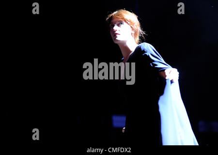 2. August 2012 führt - Toronto, Kanada - englische Indie-Rock-Band "Florence + The Machine" im Canadian Molson Amphitheatre. Im Bild lead-Sänger Florence Welch. Bildnachweis: n8n Foto / Alamy Live News Stockfoto