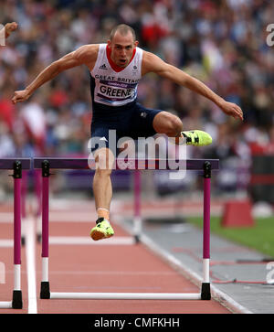 STRATFORD, LONDON, UK. 3. August 2012. DAI GREENE VON GROßBRITANNIEN KONKURRIERT IN DER MENS 400M HÜRDEN BEI DEN OLYMPISCHEN SPIELEN 2012 IN LONDON. Stockfoto