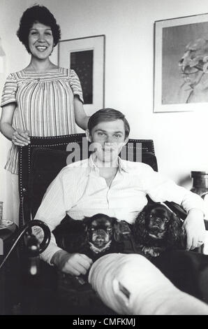 RICHARD THOMAS mit Frau Alma Gonzales. (Kredit-Bild: © Shepard Sherbell/Globe Photos/ZUMAPRESS.com) Stockfoto