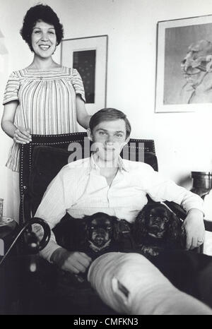 RICHARD THOMAS mit Frau Alma Gonzales. (Kredit-Bild: © Shepard Sherbell/Globe Photos/ZUMAPRESS.com) Stockfoto