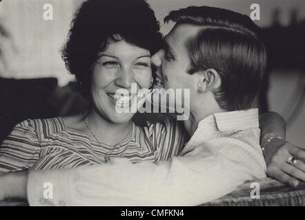 RICHARD THOMAS mit Frau Alma Gonzales. (Kredit-Bild: © Shepard Sherbell/Globe Photos/ZUMAPRESS.com) Stockfoto