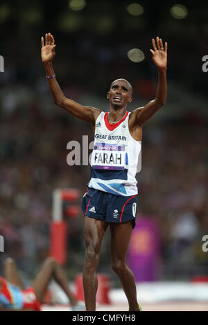 MO FARAH gewinnt GOLD Großbritannien LONDON 2012 Olympische Spiele, MENS 10000M FINAL STRATFORD, LONDON, ENGLAND 4. August 2012 DIC8474 Stockfoto