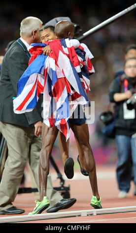 MO FARAH & Tochter RHIANNA GREAT BRITAIN LONDON 2012 Olympische Spiele, MENS 10000M FINAL STRATFORD, LONDON, ENGLAND 4. August 2012 DIC8478 Stockfoto