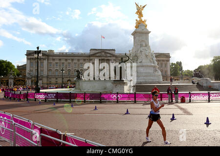 Yusuke Suzuki (JPN), 4. August 2012 - Leichtathletik: Männer 20 km gehen bei Buckingham Palace in London 2012 Olympische Spiele in London, Vereinigtes Königreich.  (Foto von Daiju Kitamura/AFLO SPORT) [1045] Stockfoto
