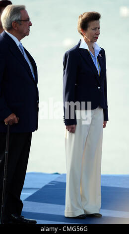 Olympisches Segeln, Aktion während der London 2012 Olympische Spiele bei Weymouth & Portland Veranstaltungsort, Dorset, England, UK.  Prinzessin Anne bei der Siegerehrung 5. August 2012 Bild: DORSET MEDIA SERVICE Stockfoto