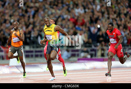 USAIN BOLT GEWINNT OLYMPIA 100 METER FINALE Stockfoto