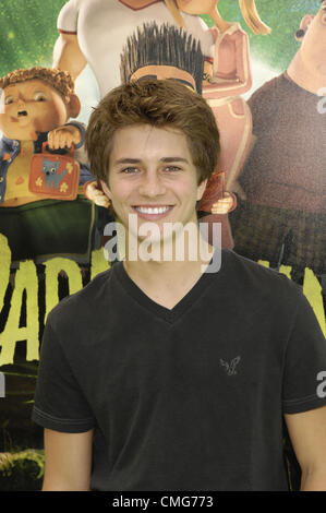 5. August 2012 - Hollywood, Kalifornien, USA - Billy Unger während der Premiere des neuen Films von Focus Features PARANORMAN, gehalten in der Universal City Walk Kinos, am 5. August 2012, in Los Angeles. (Kredit-Bild: © Michael Germana/Globe Photos/ZUMAPRESS.com) Stockfoto