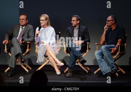 Tommy Lee Jones, Meryl Streep, Steve Carell, David Frankel auf der Bühne für Treffen der Filmemacher: HOPE SPRINGS, Apple Store SoHo, New York, NY 5. August 2012. Foto von: Derek Sturm/Everett Collection Stockfoto