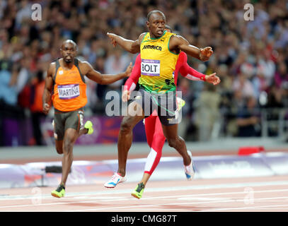 USAIN BOLT GEWINNT 100 M FINALE Stockfoto