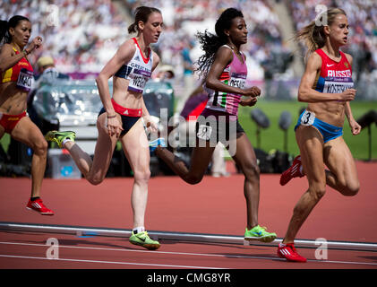 6. August 2012 - London, England, Vereinigtes Königreich - Belhem Desalegn (VAE) läuft in der 3. Hitze von den Frauen 1500 m in die Olympischen Spiele in London 2012 im Olympiastadion auf August 06,2012 in London, Vereinigtes Königreich. (Kredit-Bild: © Paul Kitagaki Jr./ZUMAPRESS.com) Stockfoto