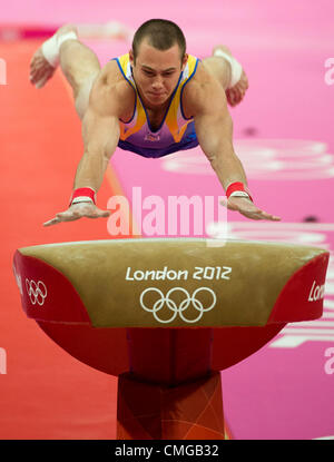 6. August 2012 - London, England, Vereinigtes Königreich - Gymnastik in die Olympischen Spiele in London 2012 in der North Greenwich Arena am August künstlerische 06,2012 in London, Vereinigtes Königreich. (Kredit-Bild: © Paul Kitagaki Jr./ZUMAPRESS.com) Stockfoto