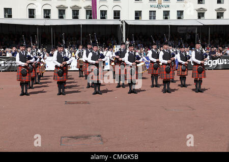 George Square, Glasgow City Centre, Schottland, Großbritannien, Dienstag, 7th. August 2012. Strathclyde Police Pipe Band beim Piping Live Event Stockfoto