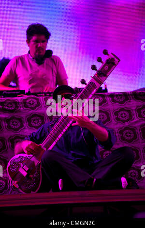 SIBENIK, KROATIEN, 07.08.12. Thievery Corporation führen Sie live auf dem Terraneo-Musik-Festival in Sibenik, Kroatien. Stockfoto