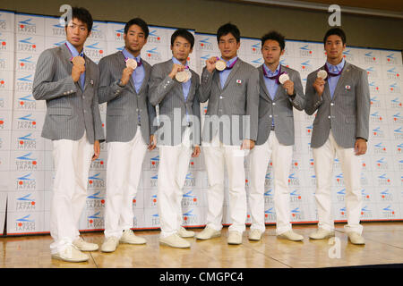 (L ToR) Kosuke Hagino (JPN), Ryo Tateishi (JPN), Ryosuke Irie (JPN), Takeshi Matsuda (JPN), Kosuke Kitajima (JPN), Takuro Fujii (JPN), 7. August 2012 - Schwimmen: japanische Männer Medalst des Schwimmens stellen ihre Medaille auf der Pressekonferenz nach den Olympischen Spielen London 2012 in Tokio, Japan. (Foto von Yusuke Nakanishi/AFLO Art) [1090] Stockfoto