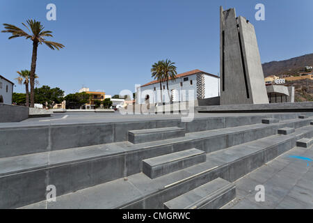 Die Plaza de Espana in Adeje, Teneriffa, entworfen von den kanarischen Architekten Fernando Menis. Es wurde als Finalist für den World Architecture Festival in der Kategorie "Neue und alte" nominiert, vom 3. bis 5. Oktober 2012 in Singapur stattfinden. Adeje, Teneriffa, Kanarische Inseln, Spanien. Stockfoto