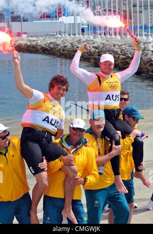 8. August 2012. Olympisches Segeln, Aktion während der London 2012 Olympische Spiele bei Weymouth & Portland Veranstaltungsort, Dorset, England, UK.  Nathan Outteridge und Iain Jensen von Australien gewinnen Gold in der 49er Jolle Medaille Männerrennen 8. August 2012 Bild: DORSET MEDIA SERVICE Stockfoto