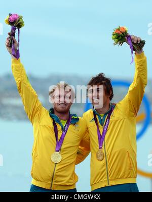 8. August 2012. Olympisches Segeln, Aktion während der London 2012 Olympische Spiele bei Weymouth & Portland Veranstaltungsort, Dorset, England, UK.  Nathan Outteridge und Iain Jensen von Australien gewinnen Gold in der 49er Jolle Medaille Männerrennen 8. August 2012 Bild: DORSET MEDIA SERVICE Stockfoto