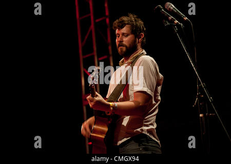 SIBENIK, Kroatien, Mittwoch, 8. August 2012. Dan Mangan führt bei der Terraneo Eco Musiksommer in Sibenik, Kroatien. Stockfoto