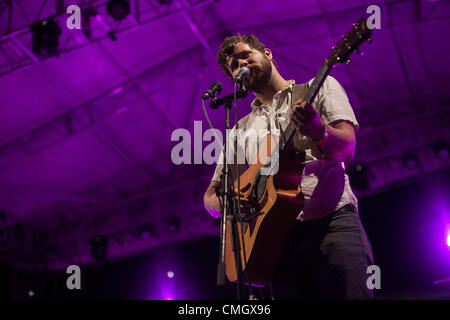 SIBENIK, Kroatien, Mittwoch, 8. August 2012. Dan Mangan führt bei der Terraneo Eco Musiksommer in Sibenik, Kroatien. Stockfoto